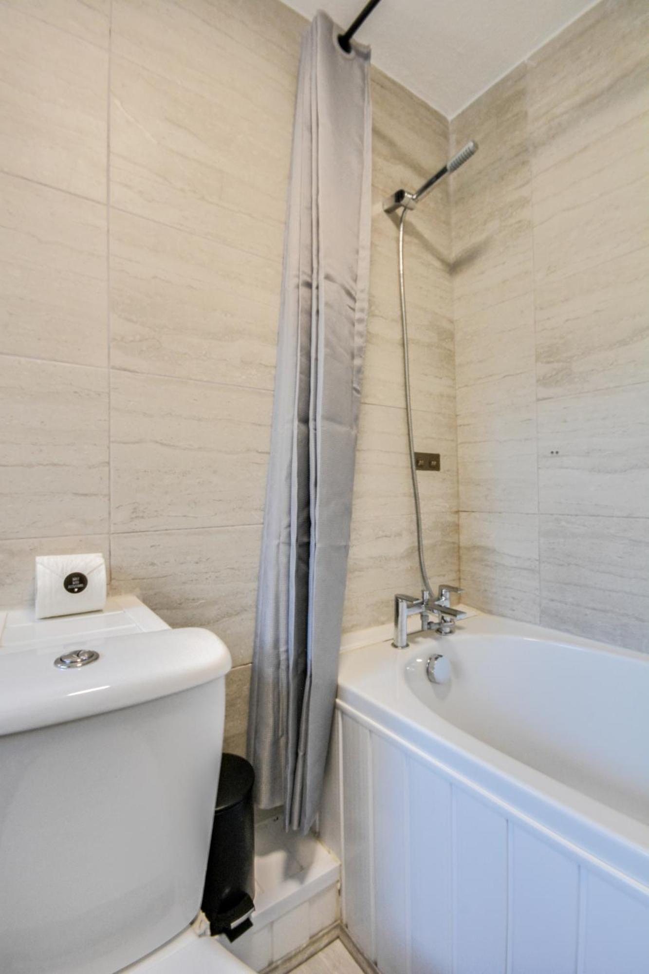 Stay With Alexandra 2 Free Parking - High Speed Free Wifi Liverpool Exterior photo